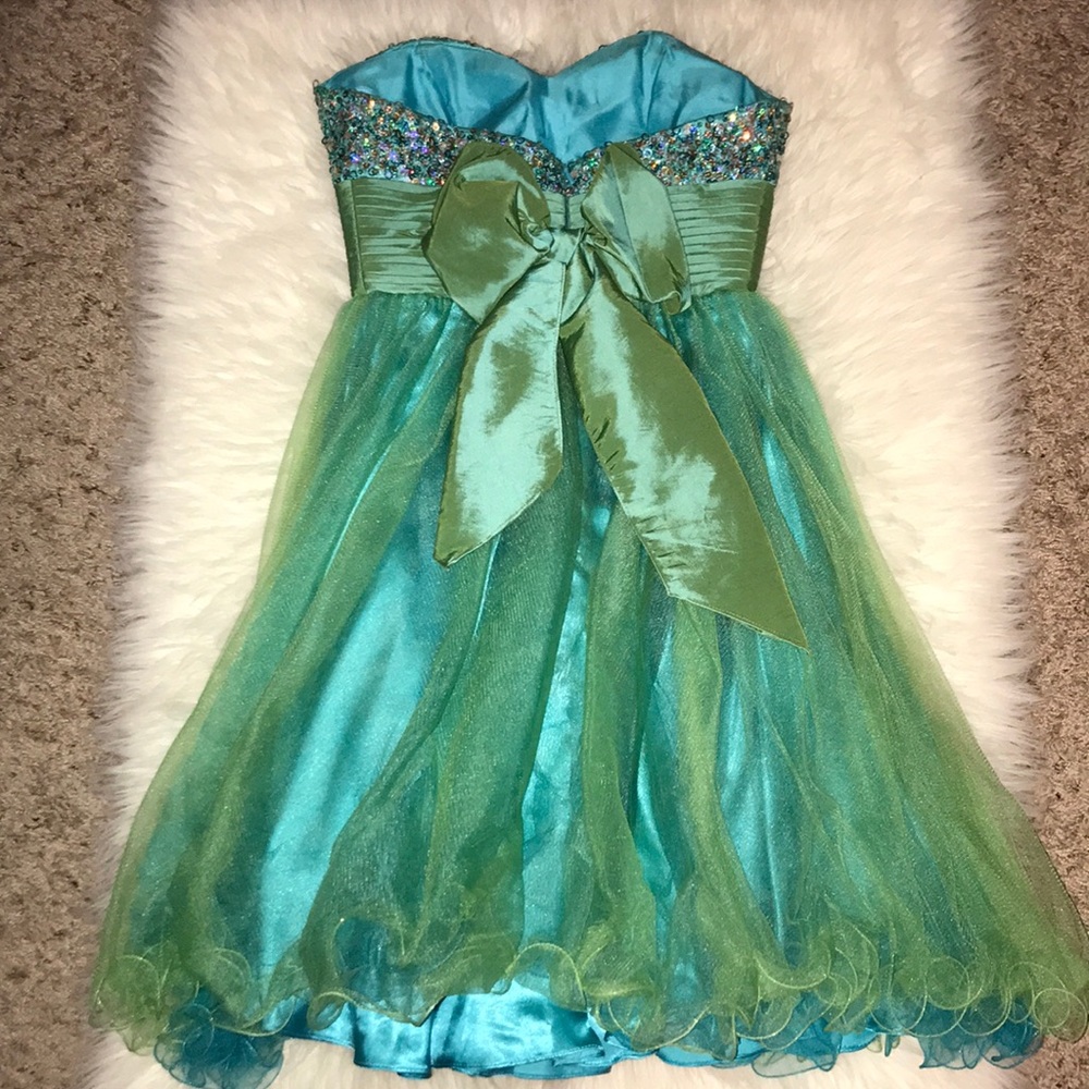 Prom Party Dress ๐ - Picture 2 of 3
